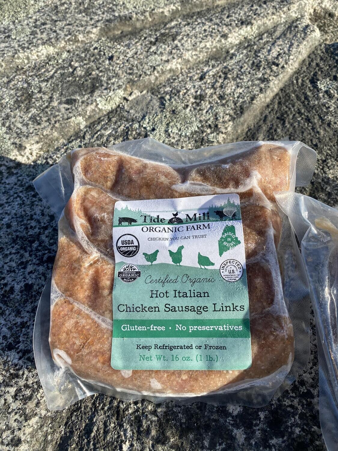 A package of organic hot italian chicken sausage links